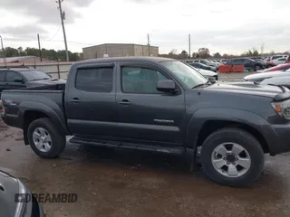 2009 Toyota Tacoma z VIN 3TMLU42N09M034743, wystawiony jako IAAI lot #41467696 z przebiegiem 129 395 mil mil oraz . Historia ofert i sprzedaży dostępna na DreamBid. Obrazek 13.