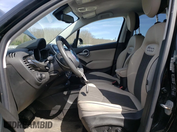 2016 FIAT 500X Lounge z VIN ZFBCFYDT4GP395562, wystawiony jako Copart lot #52273235 z przebiegiem 150 036 mil mil oraz Szkody całkowita. Historia ofert i sprzedaży dostępna na DreamBid. Obrazek 7.