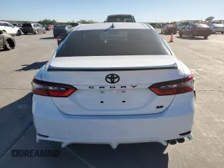 2022 Toyota Camry SE with VIN 4T1G11AK8NU033910, listed as a Copart auction lot 80560594 with 28,298 mi miles and Salvage Title. Bid and sale history available at carsss.com. Image 6.