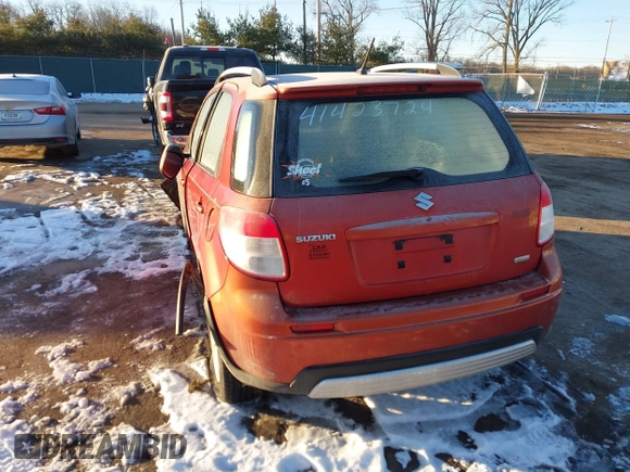 2009 Suzuki SX4 Man Touring Pkg AWD with VIN JS2YB417996202822, listed as a IAAI auction lot 41423724 with 181,531 mi miles. Bid and sale history available at carsss.com. Image 3.