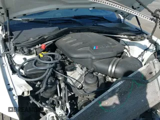 2011 BMW M3 с VIN WBSKG9C57BE646148, выставлен на аукционе IAAI как лот 41559675 с пробегом 90 333 миль миль и . История ставок и продаж доступна на DreamBid. Изображение 21.