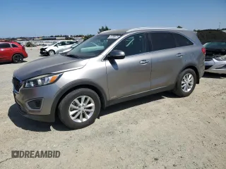 2017 Kia Sorento LX z VIN 5XYPGDA30HG272967, wystawiony jako Copart lot #61288475 z przebiegiem 74 770 mil mil oraz Czysty tytuł • Clean title. Historia ofert i sprzedaży dostępna na DreamBid. Obrazek 1.