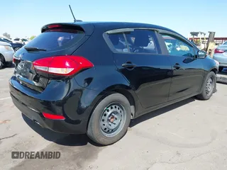 2017 Kia Forte LX z VIN KNAFK5A84H5696833, wystawiony jako IAAI lot #42024006 z przebiegiem 96 414 mil mil oraz . Historia ofert i sprzedaży dostępna na DreamBid. Obrazek 4.