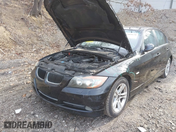 2008 BMW 3 Series 328xi with VIN WBAVC93508K043288, listed as a IAAI auction lot 42060130 with 183,882 mi miles. Bid and sale history available at carsss.com. Image 6.