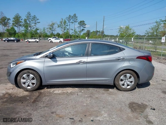 2016 Hyundai Elantra SE with VIN KMHDH4AE6GU482208, listed as a IAAI auction lot 41941480 with 47,255 mi miles. Bid and sale history available at carsss.com. Image 14.