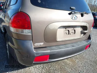 2005 Hyundai Santa Fe GLS with VIN KM8SC13D15U013890, listed as a IAAI auction lot 41917783 with 227,891 mi miles. Bid and sale history available at carsss.com. Image 15.