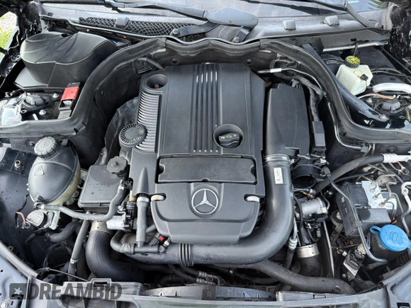 2012 Mercedes-Benz C 250 Sport z VIN WDDGF4HB2CA628429, wystawiony jako Copart lot #64523745 z przebiegiem 122 795 mil mil oraz Czysty tytuł • Clean title. Historia ofert i sprzedaży dostępna na DreamBid. Obrazek 7.