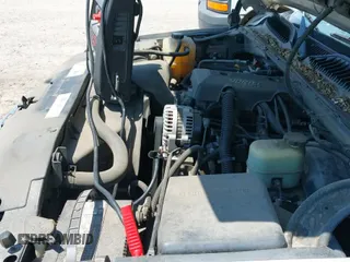 2000 Chevrolet Tahoe LS z VIN 1GNEC13T4YJ186048, wystawiony jako IAAI lot #42928108 z przebiegiem 188 360 mil mil oraz . Historia ofert i sprzedaży dostępna na DreamBid. Obrazek 13.