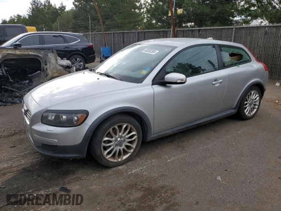 2009 Volvo C30 z VIN YV1MK672992145569, wystawiony jako Copart lot #68282304 z przebiegiem 93 414 mil mil oraz Czysty tytuł • Clean title. Historia ofert i sprzedaży dostępna na DreamBid. Obrazek 1.