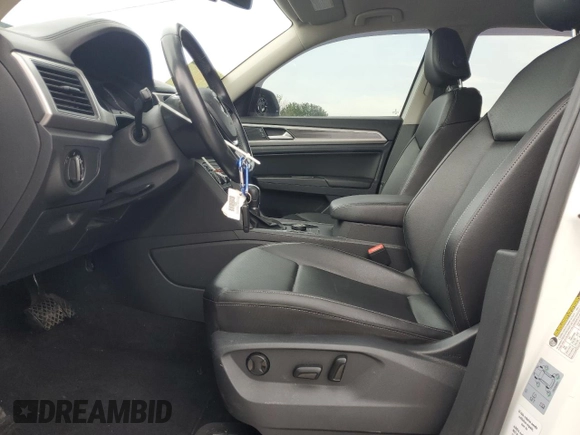 2018 Volkswagen Atlas SE with VIN 1V2LR2CA3JC552318, listed as a Copart auction lot 56500065 with 111,588 mi miles and Salvage title. Bid and sale history available at DreamBid. Image 7.