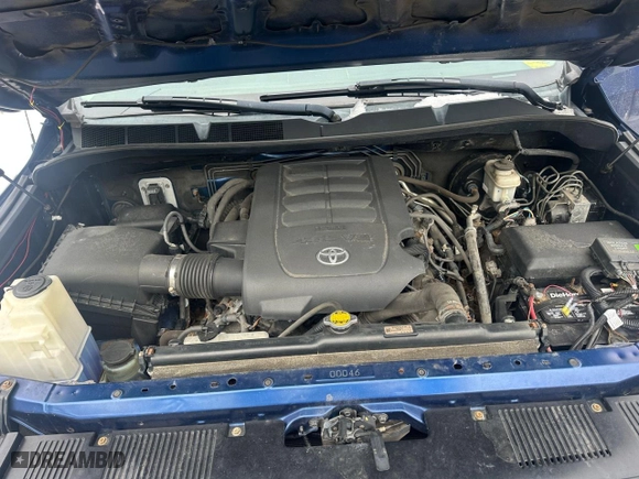 2014 Toyota Tundra 4WD Truck SR with VIN 5TFUM5F1XEX050731, listed as a Copart auction lot 46547715 with 182,936 mi miles and Clean Title. Bid and sale history available at carsss.com. Image 7.