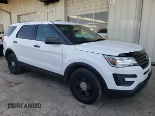 2017 Ford Police Interceptor Utility z VIN 1FM5K8AR5HGB82630, wystawiony jako Copart lot #68521234 z przebiegiem 116 121 mil mil oraz Szkody całkowita. Historia ofert i sprzedaży dostępna na DreamBid. Obrazek 4.