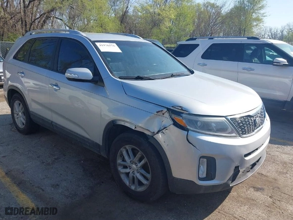 2014 Kia Sorento LX with VIN 5XYKT4A66EG499351, listed as a IAAI auction lot 41976576 with 304,902 mi miles. Bid and sale history available at carsss.com. Image 1.