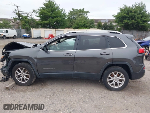 2016 Jeep Cherokee Altitude z VIN 1C4PJMCB6GW367931, wystawiony jako IAAI lot #42482796 z przebiegiem 87 178 mil mil oraz . Historia ofert i sprzedaży dostępna na DreamBid. Obrazek 15.