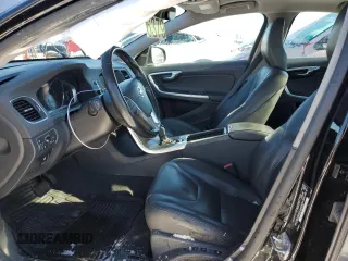 2015 Volvo S60 T5 Premier z VIN YV1612TK2F1350209, wystawiony jako Copart lot #88946025 z przebiegiem 112 657 mil mil oraz Szkoda całkowita • Salvage title. Historia ofert i sprzedaży dostępna na DreamBid. Obrazek 7.