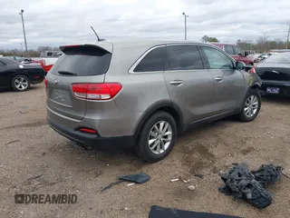 2018 Kia Sorento LX with VIN 5XYPG4A32JG395997, listed as a IAAI auction lot 41718004 with 1 mi miles. Bid and sale history available at carsss.com. Image 4.