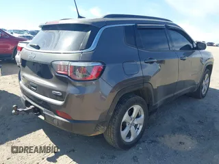2018 Jeep Compass Altitude with VIN 3C4NJDBB2JT230751, listed as a IAAI auction lot 41671850 with 253,221 mi miles and . Bid and sale history available at carsss.com. Image 4.