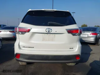 2014 Toyota Highlander XLE with VIN 5TDKKRFH9ES032261, listed as a IAAI auction lot 41429104 with 155,174 mi miles. Bid and sale history available at carsss.com. Image 16.