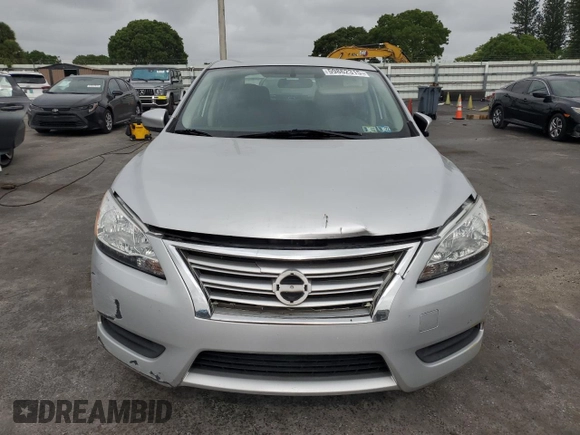 2014 Nissan Sentra SV z VIN 3N1AB7AP3EY335496, wystawiony jako Copart lot #59862315 z przebiegiem 78 507 mil mil oraz Czysty tytuł • Clean title. Historia ofert i sprzedaży dostępna na DreamBid. Obrazek 5.