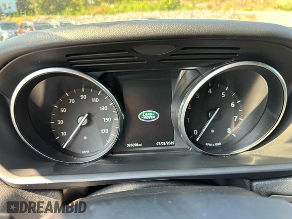 2017 Land Rover Range Rover Sport HSE with VIN SALWR2FV0HA680866, listed as a Copart auction lot 63821905 with 95,098 mi miles and Clean title. Bid and sale history available at DreamBid. Image 7.