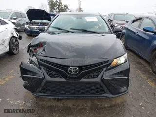2022 Toyota Camry SE with VIN 4T1G11AK3NU029117, listed as a IAAI auction lot 41618723 with 58,453 mi miles. Bid and sale history available at carsss.com. Image 12.