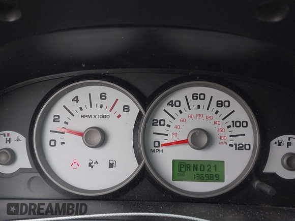 2006 Ford Escape XLT with VIN 1FMYU03126KC55897, listed as a IAAI auction lot 41733243 with 136,989 mi miles. Bid and sale history available at carsss.com. Image 7.