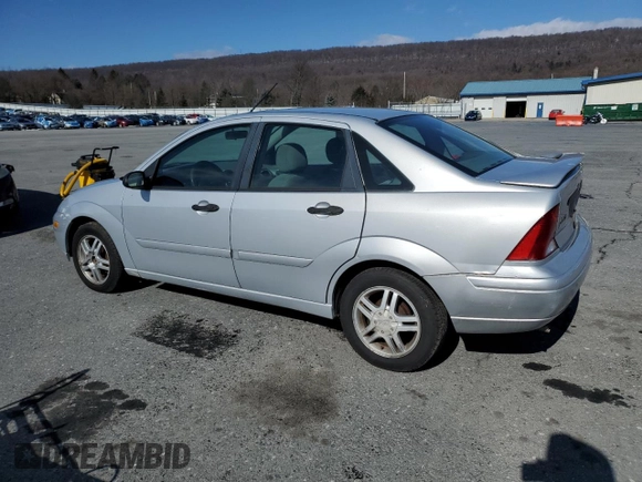 2000 Ford Focus SE with VIN 1FAFP3435YW340772, listed as a Copart auction lot 45588045 with 170,349 mi miles and Salvage Title. Bid and sale history available at carsss.com. Image 2.