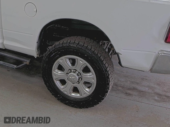2015 Ram 2500 SLT with VIN 3C6UR5ML4FG582155, listed as a IAAI auction lot 42730160 with 280,655 mi miles and . Bid and sale history available at DreamBid. Image 52.