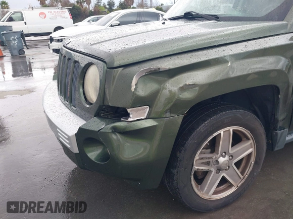 2008 Jeep Patriot Limited with VIN 1J8FT48W28D522403, listed as a IAAI auction lot 41778174 with 144,683 mi miles and . Bid and sale history available at DreamBid. Image 6.