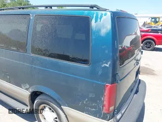 2002 Chevrolet Astro z VIN 1GNDM19X52B109192, wystawiony jako IAAI lot #42033937 z przebiegiem 133 041 mil mil oraz . Historia ofert i sprzedaży dostępna na DreamBid. Obrazek 6.