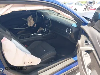 2020 Chevrolet Camaro 1LS z VIN 1G1FA1RX0L0105759, wystawiony jako IAAI lot #39965924 z przebiegiem 19 182 mil mil oraz . Historia ofert i sprzedaży dostępna na DreamBid. Obrazek 5.