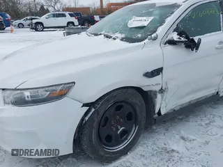 2017 Ford Police Interceptor Sedan with VIN 1FAHP2L88HG100142, listed as a IAAI auction lot 41608283 with 113,786 mi miles. Bid and sale history available at carsss.com. Image 6.