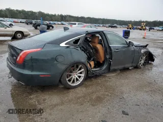 2017 Jaguar XJ z VIN SAJWJ1CD8H8W06740, wystawiony jako Copart lot #86709124 z przebiegiem Nie podano mil oraz Szkoda całkowita • Salvage title. Historia ofert i sprzedaży dostępna na DreamBid. Obrazek 3.