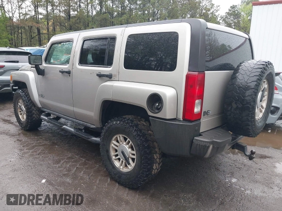 2006 Hummer H3 with VIN 5GTDN136168189138, listed as a IAAI auction lot 42012951 with 209,548 mi miles. Bid and sale history available at carsss.com. Image 3.
