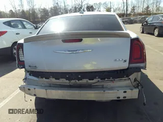 2020 Chrysler 300 S z VIN 2C3CCABGXLH103516, wystawiony jako IAAI lot #41918657 z przebiegiem 88 521 mil mil oraz . Historia ofert i sprzedaży dostępna na DreamBid. Obrazek 17.