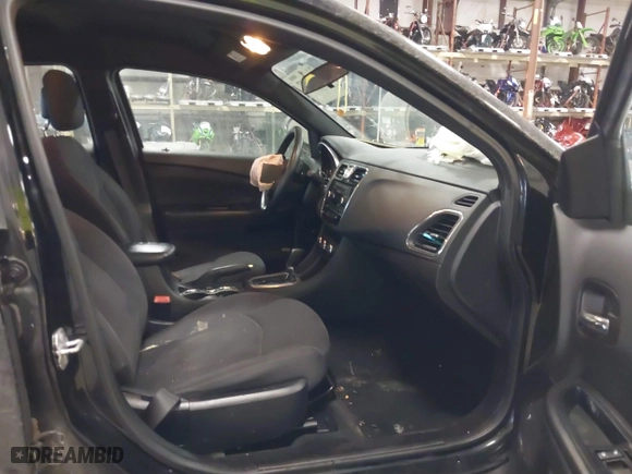 2014 Chrysler 200 LX with VIN 1C3CCBAB8EN205774, listed as a IAAI auction lot 40958847 with 156,077 mi miles. Bid and sale history available at carsss.com. Image 5.