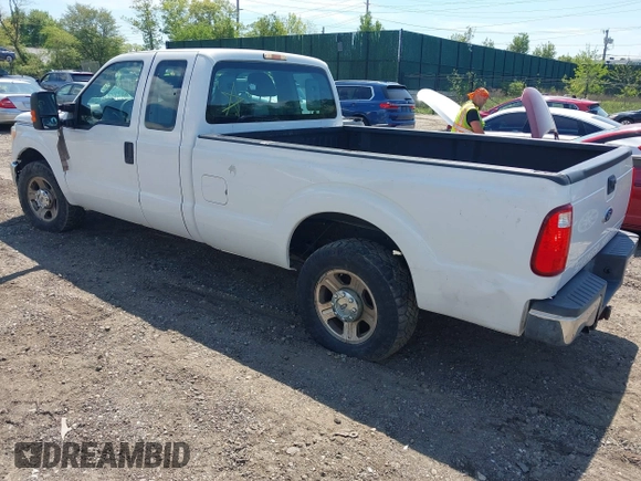 2015 Ford F-250 XLT z VIN 1FT7X2A6XFEB14897, wystawiony jako IAAI lot #42218738 z przebiegiem Nie podano mil oraz . Historia ofert i sprzedaży dostępna na DreamBid. Obrazek 3.