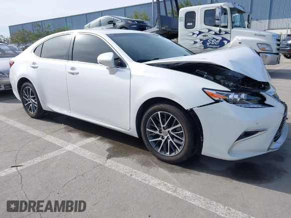 2016 Lexus ES with VIN JTHBK1GGXG2243002, listed as a IAAI auction lot 41840675 with 79,544 mi miles. Bid and sale history available at carsss.com. Image 1.