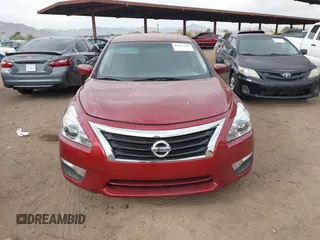 2013 Nissan Altima SV with VIN 1N4AL3AP6DN516838, listed as a IAAI auction lot 42033369 with 181,511 mi miles and . Bid and sale history available at carsss.com. Image 6.