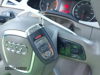 2009 Audi A4 z VIN WAUCF78K99N048720, wystawiony jako IAAI lot #41355260 z przebiegiem 147 435 mil mil oraz . Historia ofert i sprzedaży dostępna na DreamBid. Obrazek 11.