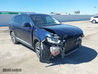 2018 Mitsubishi Outlander SE with VIN JA4AD3A3XJZ060961, listed as a IAAI auction lot 41640149 with 68,617 mi miles. Bid and sale history available at carsss.com. Image 1.