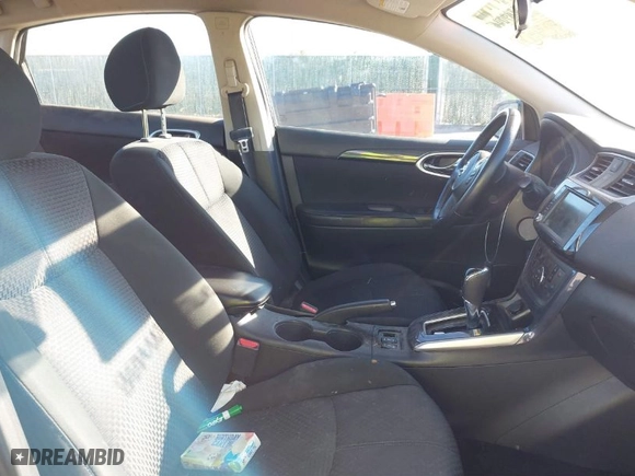 2019 Nissan Sentra S with VIN 3N1AB7AP6KY364597, listed as a IAAI auction lot 40709004 with NaN miles. Bid and sale history available at carsss.com. Image 5.