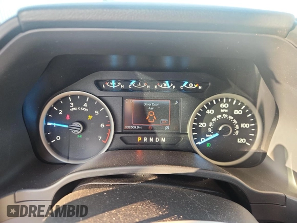 2018 Ford F-150 XL with VIN 1FTEW1E51JFE24106, listed as a Copart auction lot 63447235 with 32,509 mi miles and Salvage title. Bid and sale history available at DreamBid. Image 9.