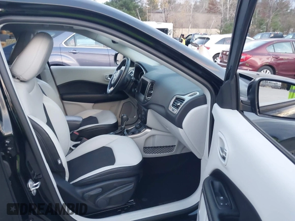 2018 Jeep Compass Altitude with VIN 3C4NJDBB9JT115080, listed as a IAAI auction lot 40751109 with 104,129 mi miles and . Bid and sale history available at carsss.com. Image 5.