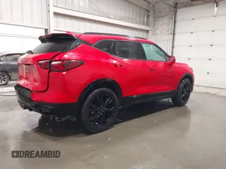 2020 Chevrolet Blazer RS z VIN 3GNKBKRS3LS582313, wystawiony jako IAAI lot #41667611 z przebiegiem 47 059 mil mil oraz . Historia ofert i sprzedaży dostępna na DreamBid. Obrazek 4.