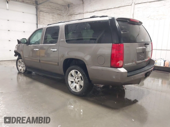 2014 GMC Yukon XL SLT with VIN 1GKS2KE76ER166776, listed as a IAAI auction lot 41056887 with 206,773 mi miles. Bid and sale history available at carsss.com. Image 3.