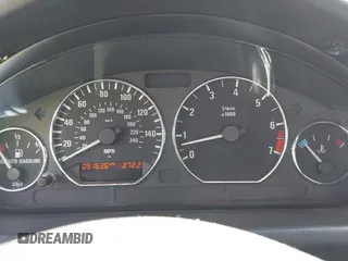 2001 BMW Z3 2.5 z VIN WBACN33431LM00114, wystawiony jako IAAI lot #41689600 z przebiegiem 91 636 mil mil oraz . Historia ofert i sprzedaży dostępna na DreamBid. Obrazek 7.