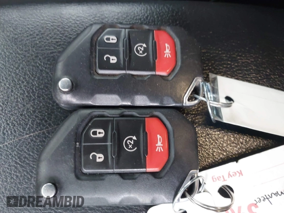 2020 Jeep Gladiator Sport S z VIN 1C6HJTAG0LL129461, wystawiony jako IAAI lot #41464713 z przebiegiem 66 625 mil mil oraz . Historia ofert i sprzedaży dostępna na DreamBid. Obrazek 11.