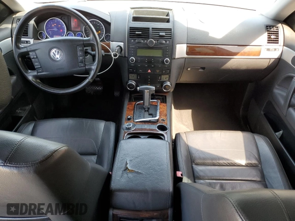 2008 Volkswagen Touareg V6 с VIN WVGBE77L38D008189, выставлен на аукционе Copart как лот 52237085 с пробегом 170 932 миль миль и Чистый • Clean title. История ставок и продаж доступна на DreamBid. Изображение 8.