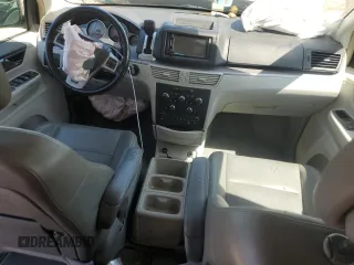 2011 Volkswagen Routan SE with VIN 2V4RW3DG0BR621820, listed as a Copart auction lot 87670825 with 180,222 mi miles and Salvage title. Bid and sale history available at DreamBid. Image 8.